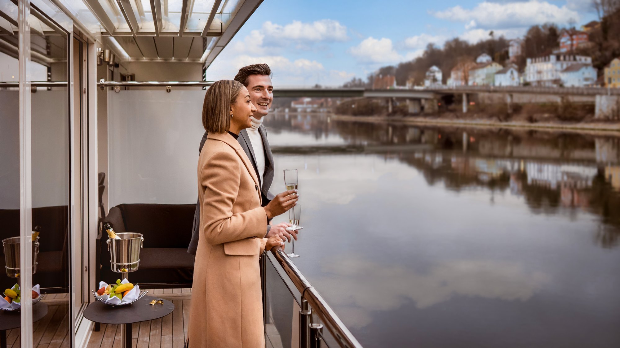 AmaMagna_Stateroom_Balcony_Couple_PhotogVV-GH_A9V06358-Edit_f36d3988-edbe-4c94-91bd-e2100749c020 (1)