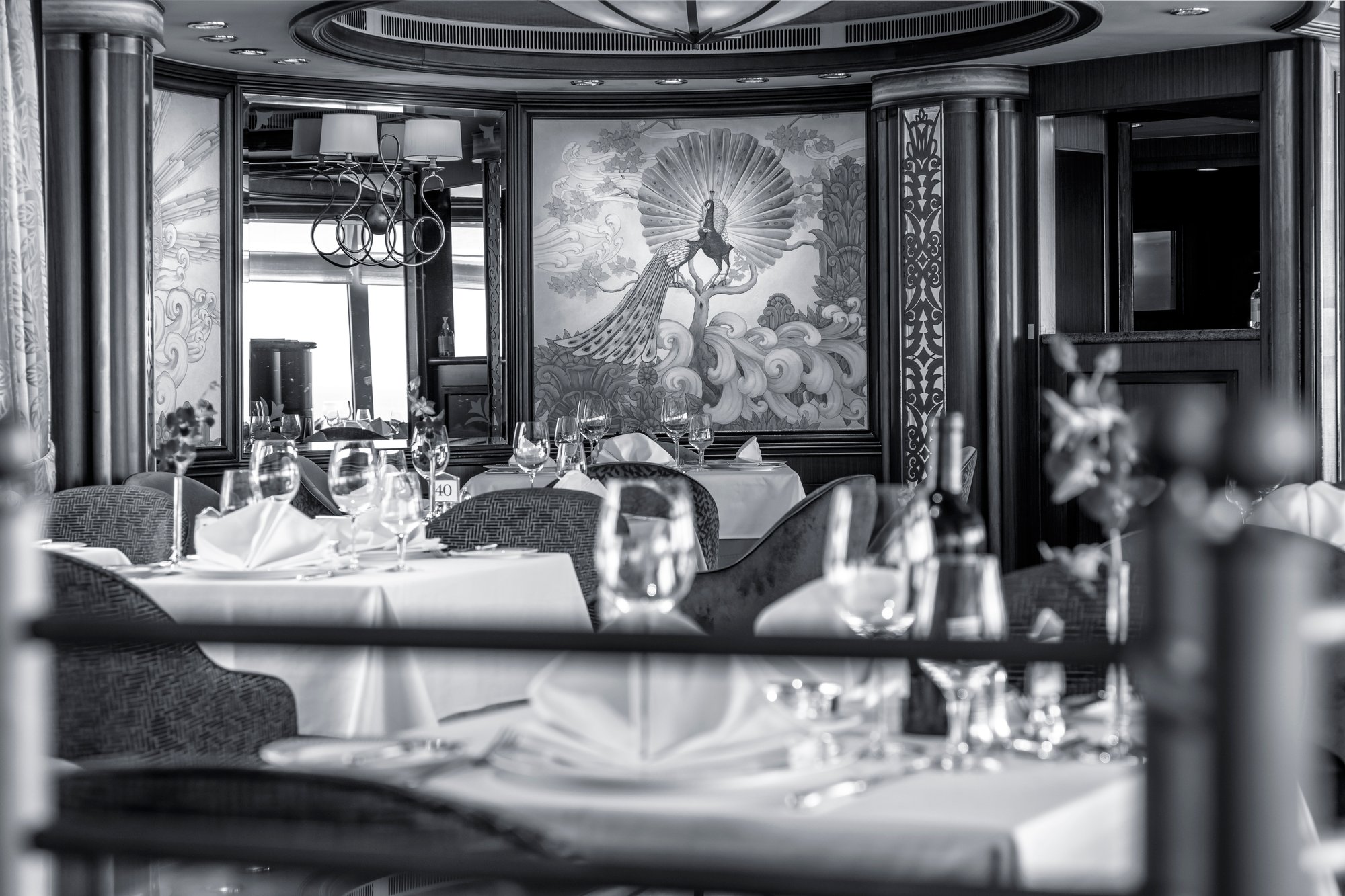 QE_The Queens Grill-32_BW (1)